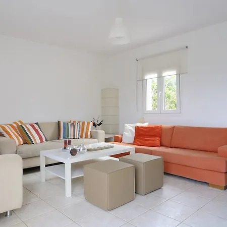 Cretan Mansion With Heated Swimming Pool Вилла Георгиуполис