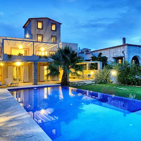 Cretan Mansion With Heated Swimming Pool *