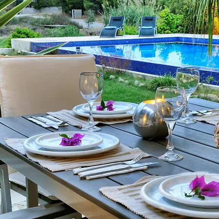 Cretan Mansion With Heated Swimming Pool